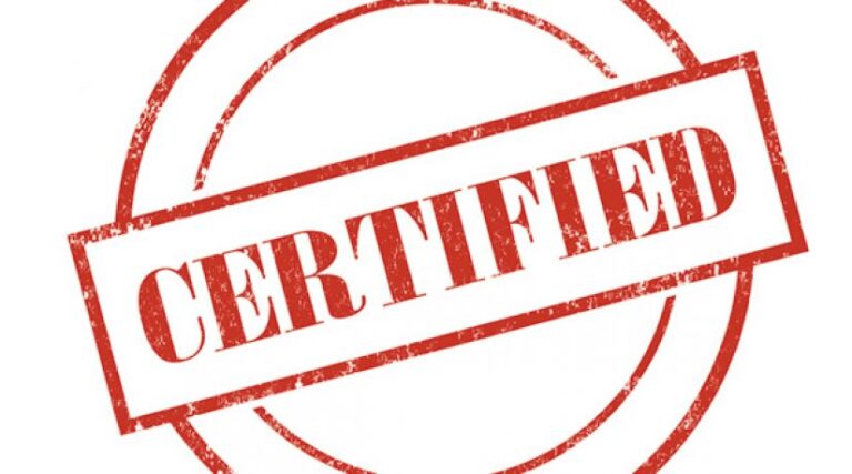 Image d'un timbre certifié sur fond blanc.